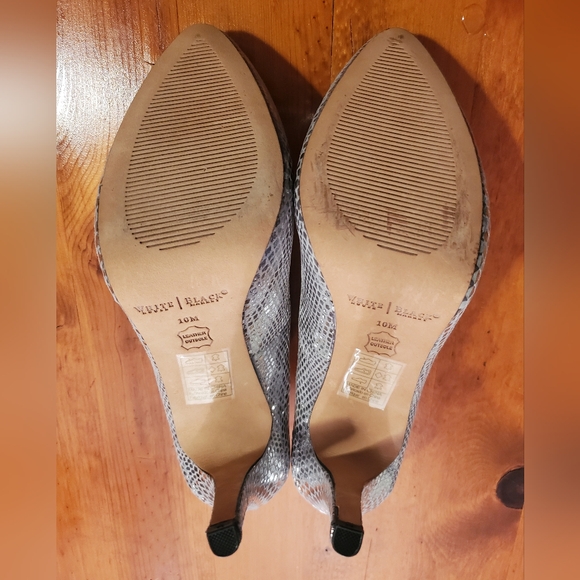 White House Black Market Rece Silver Snakeskin Stiletto Platform Pumps 10 NWOB - Picture 5 of 8